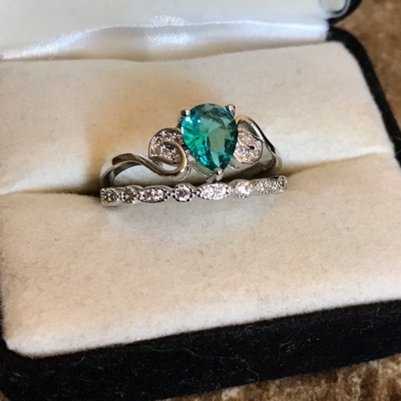 Emerald Ring Set - Picture 1 of 5